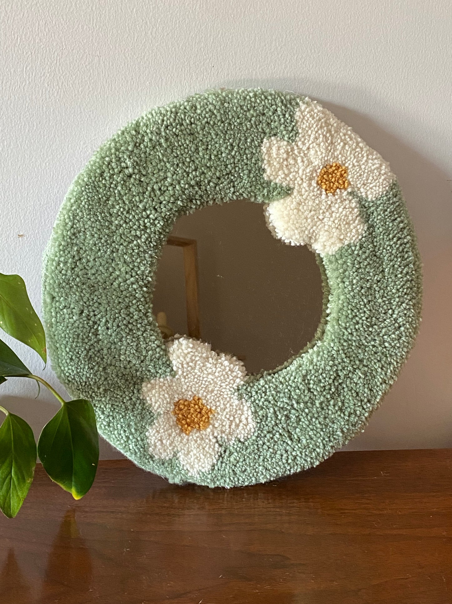 Circle Daisy Mirror
